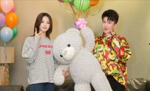 为了吃瓜我进娱乐圈,她意外踏入娱乐圈，开启璀璨星途